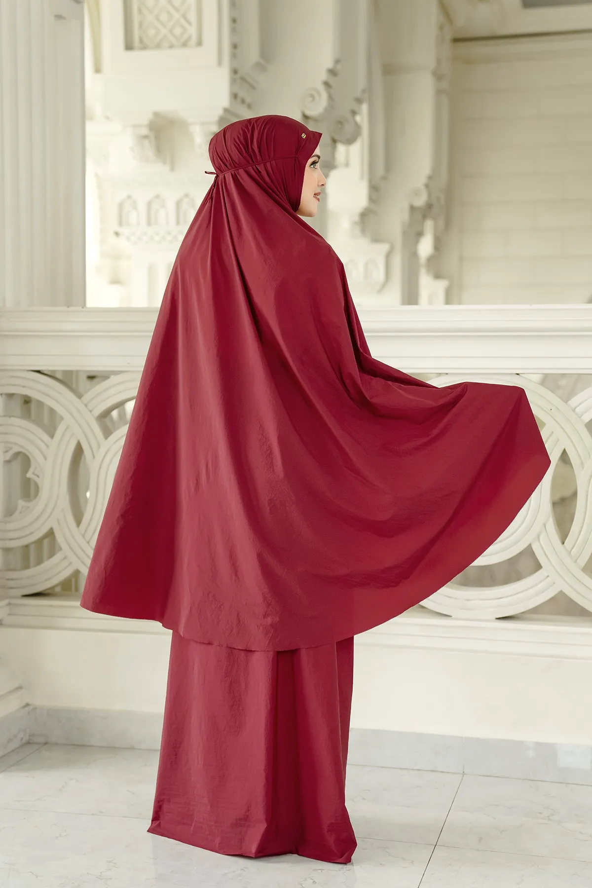 Capsule Prayer Robe - Maroon