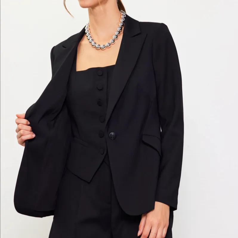 Center Stage Slanted Pocket Blazer