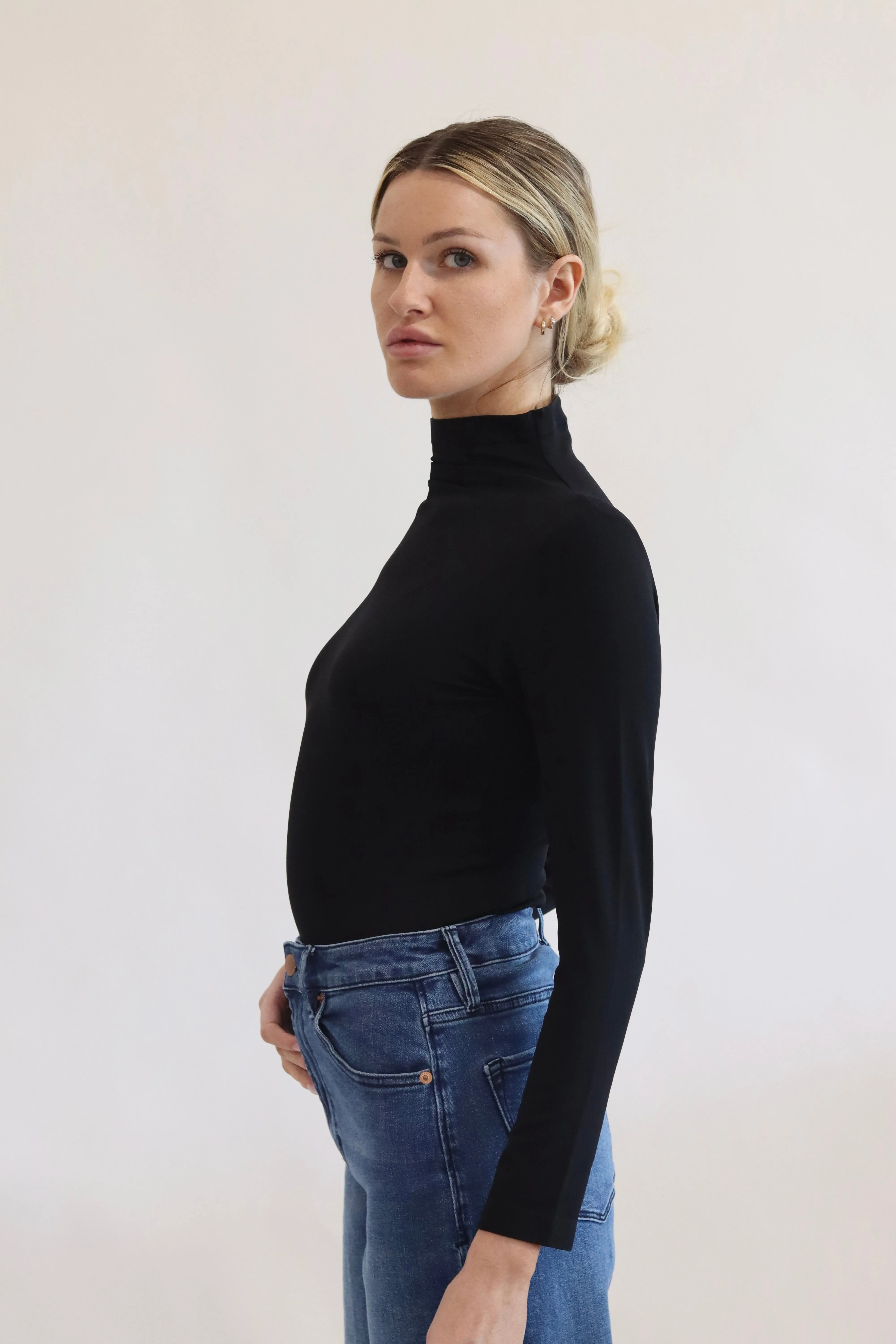 Contour Mock Neck