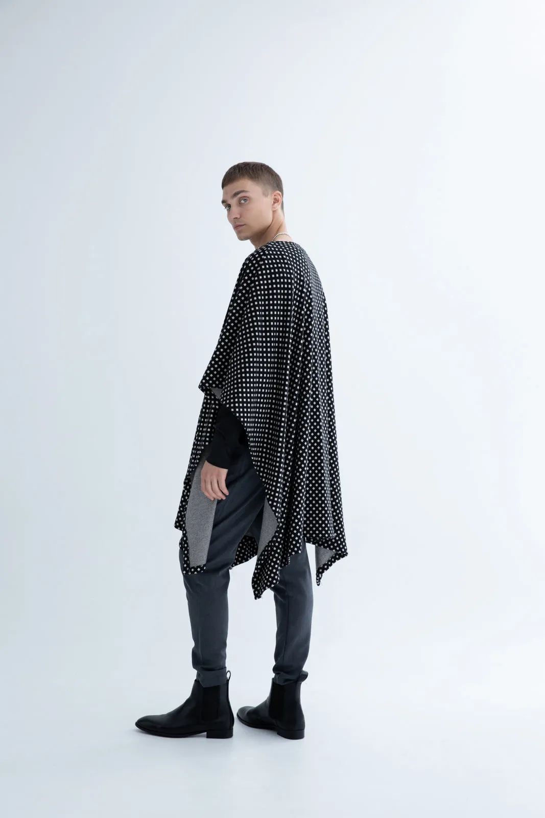 Kares Poncho Black & White