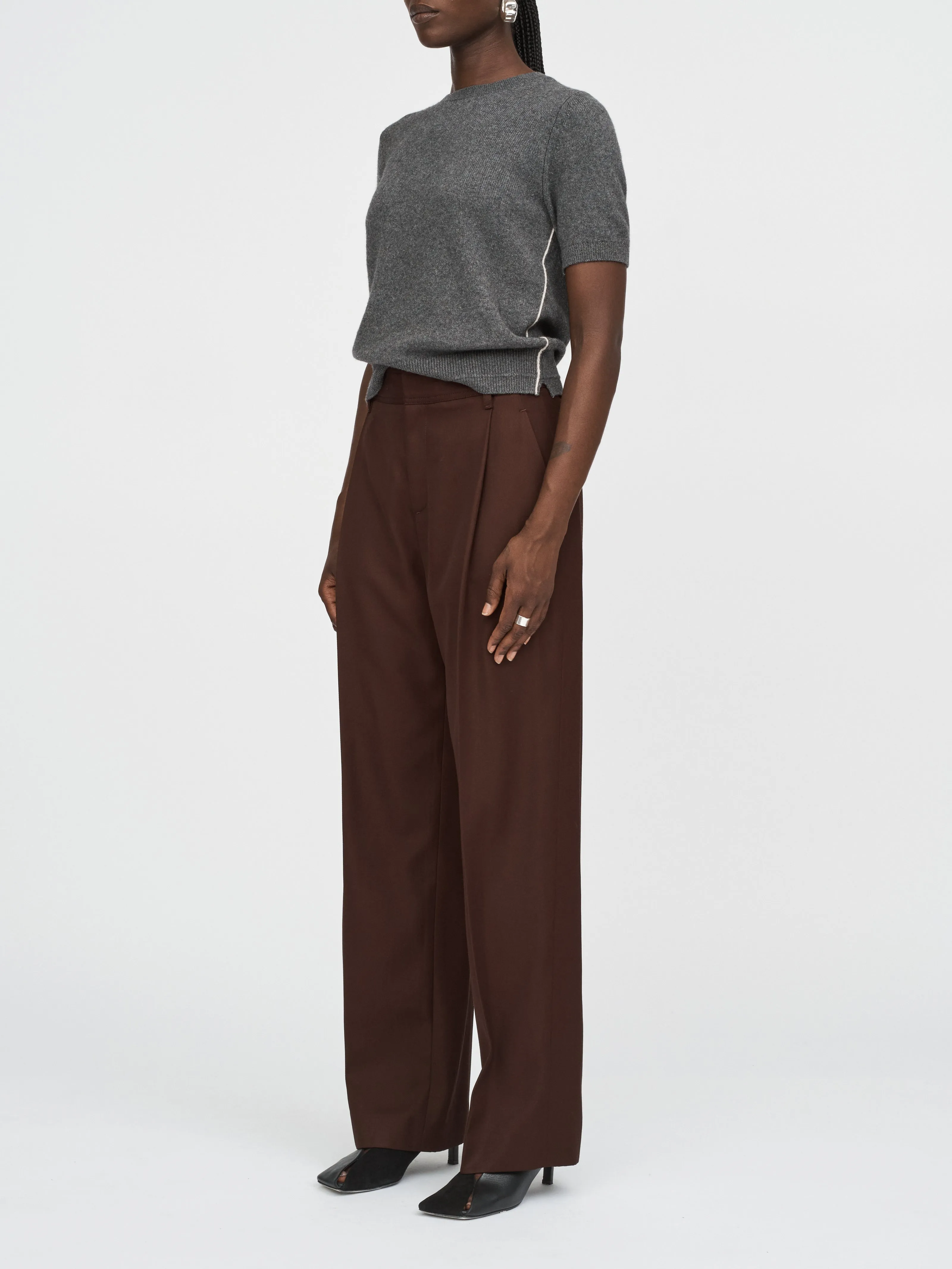 Mid Rise Single Pleat Front Trouser in Bitter Chocolate