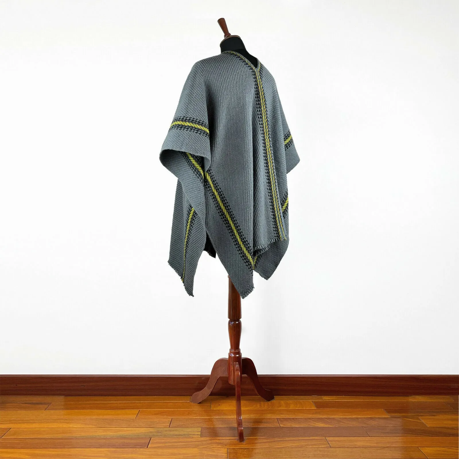 Saquea - Llama Wool Unisex South American Handwoven Thick Serape Poncho - striped - gray