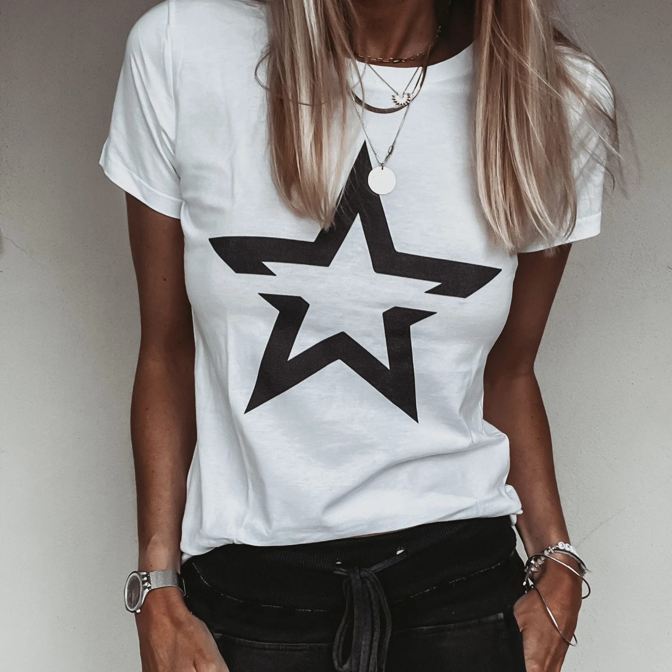 Striking star WHITE tee *fitted style* NEW