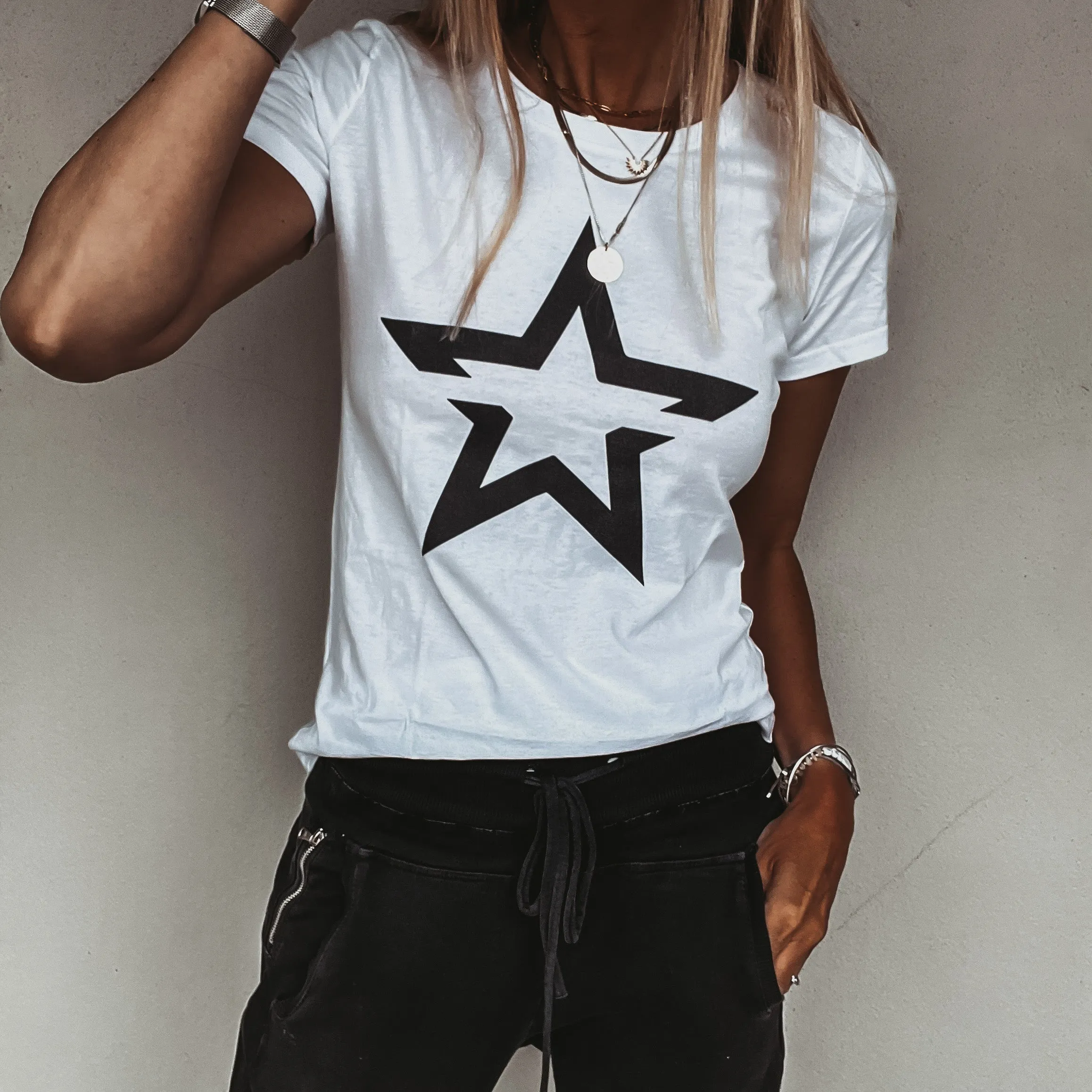 Striking star WHITE tee *fitted style* NEW