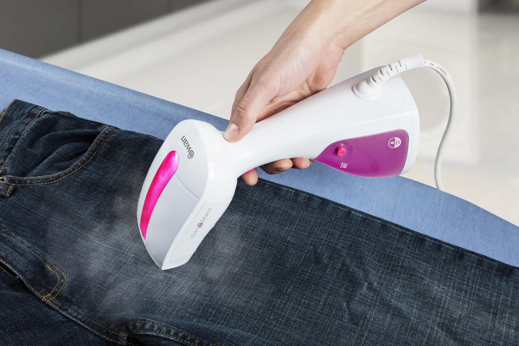 Swan Handheld Garment Steamer