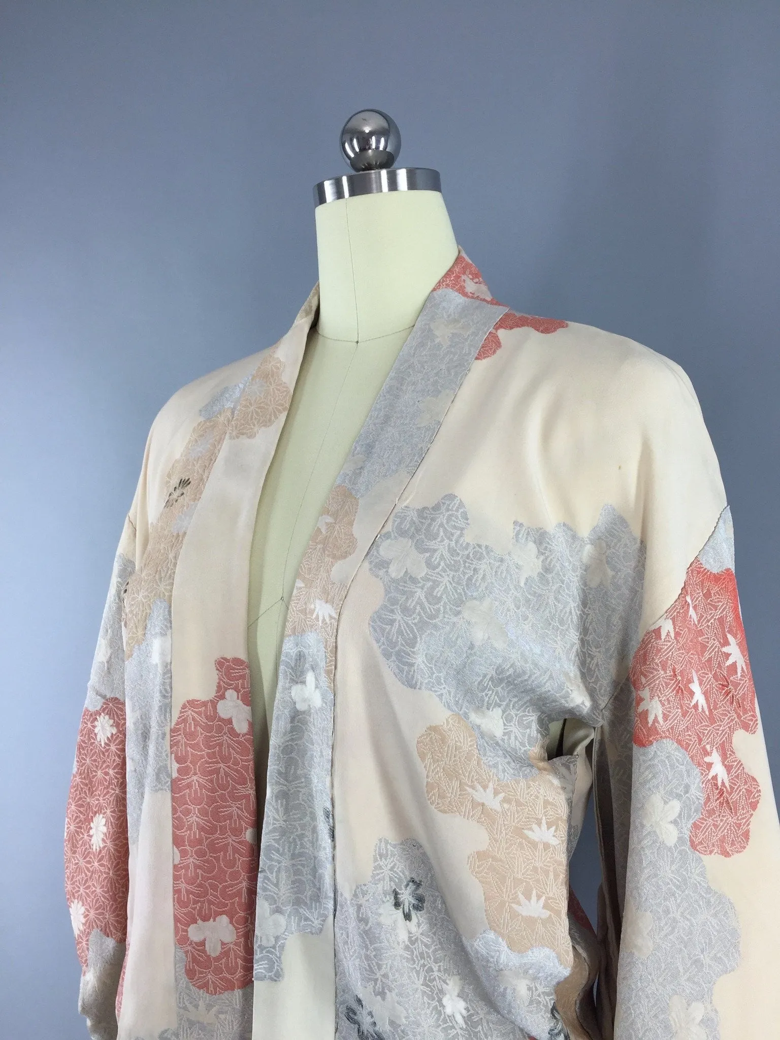 Vintage 1970s Silk Haori Kimono Cardigan / Ivory Terra Cotta Urushi