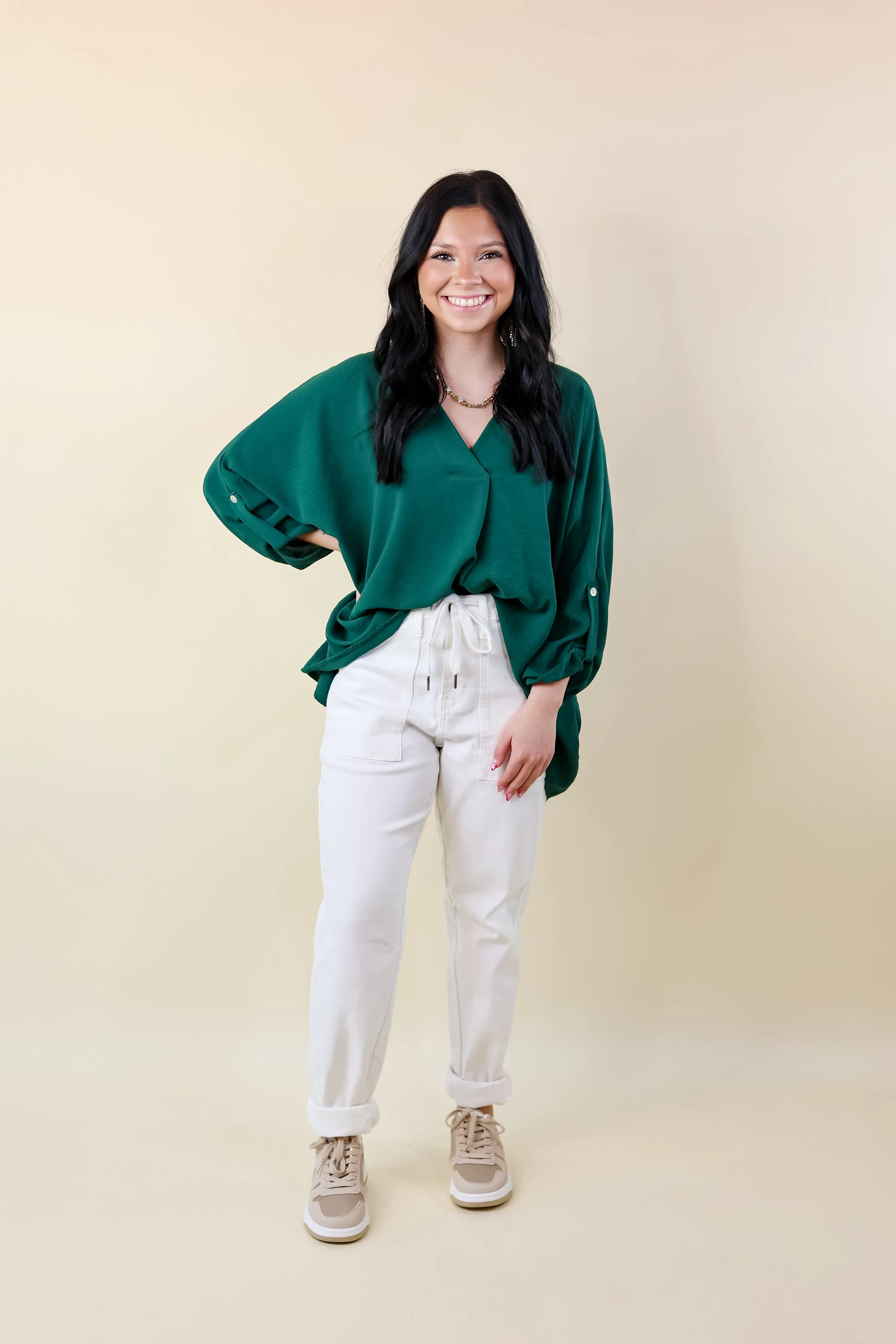 Weekend Out V Neck Placket 3/4 Sleeve Top in Emerald Green