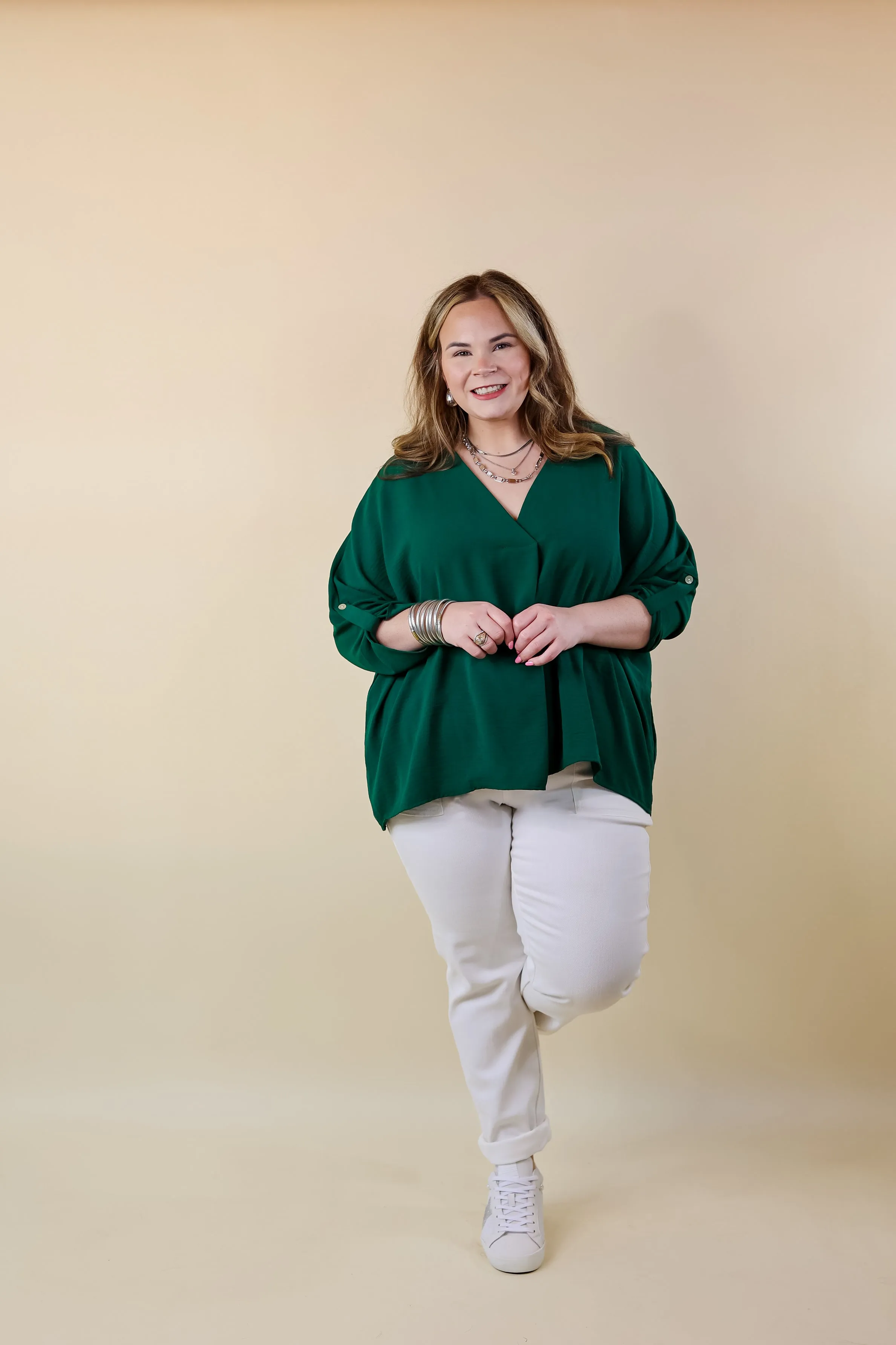 Weekend Out V Neck Placket 3/4 Sleeve Top in Emerald Green