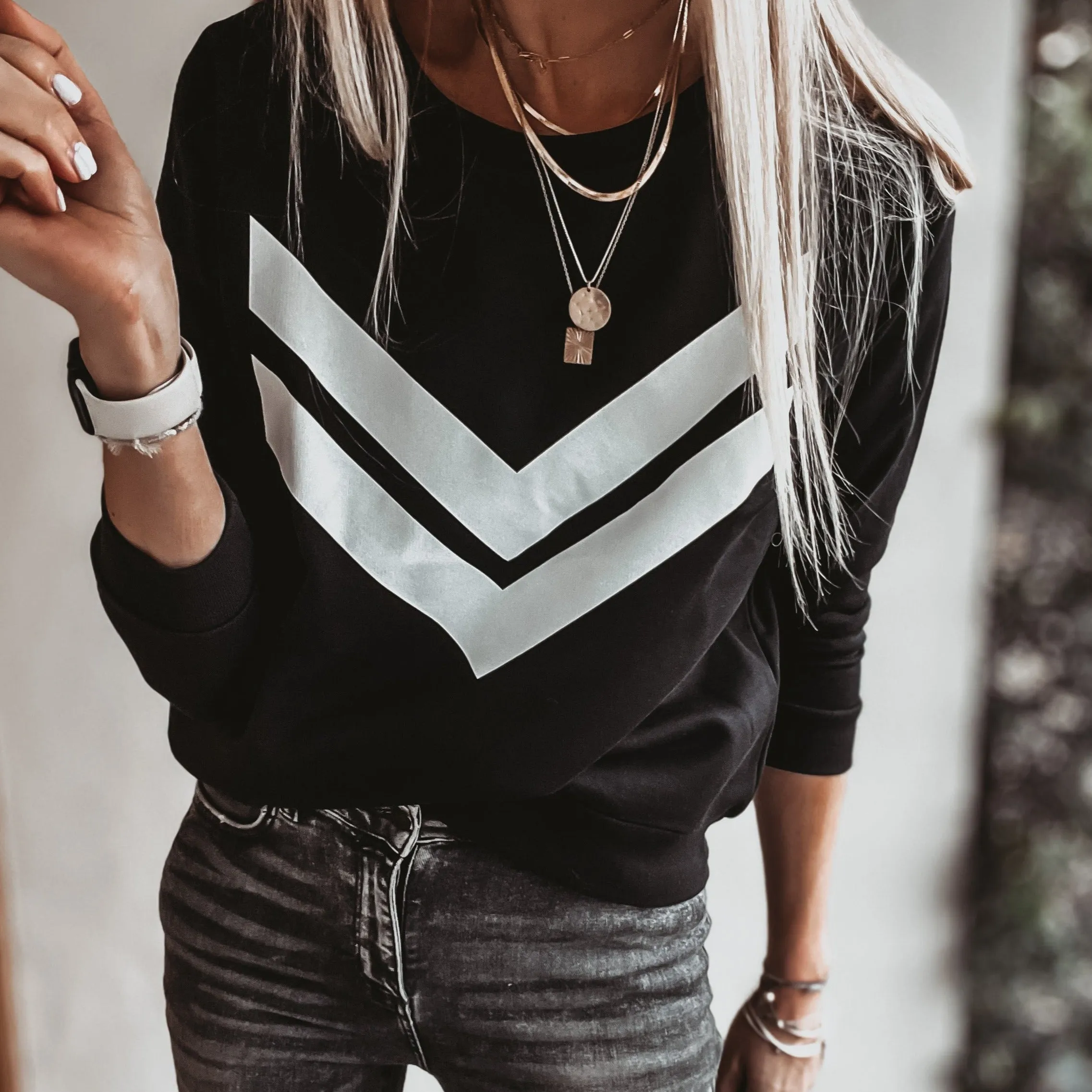 White double chevron black sweatshirt *relaxed style*