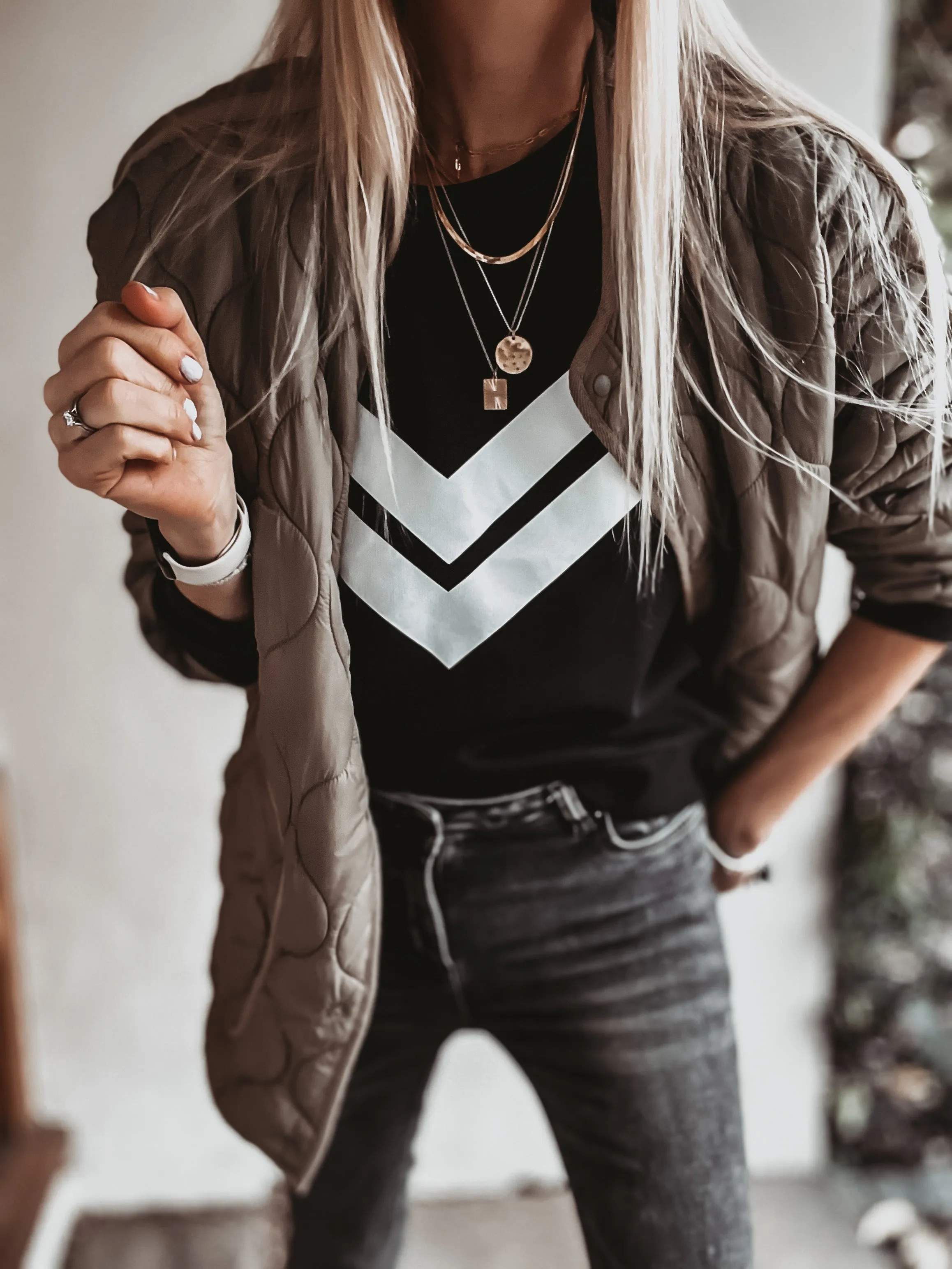 White double chevron black sweatshirt *relaxed style*